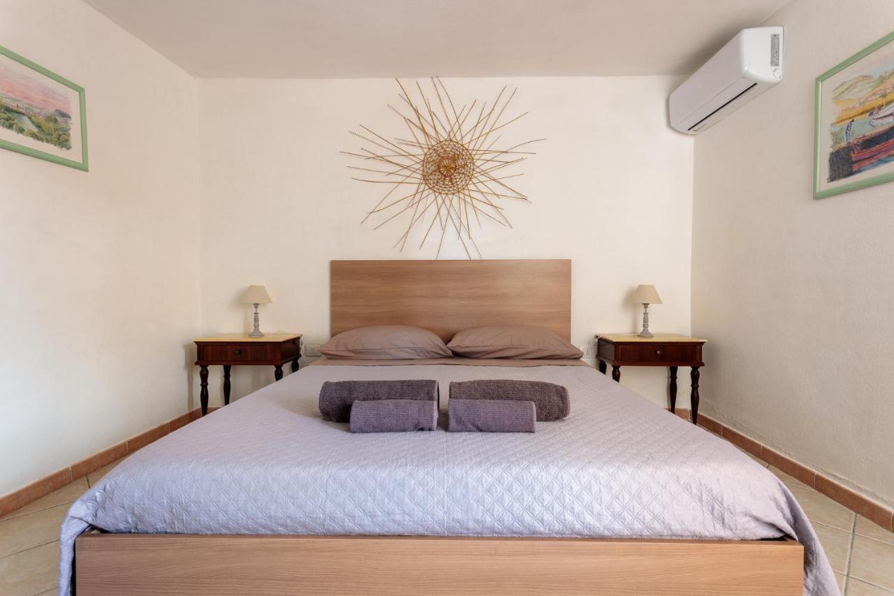 Tiria House Bosa - Casa Vacanze ภายนอก รูปภาพ