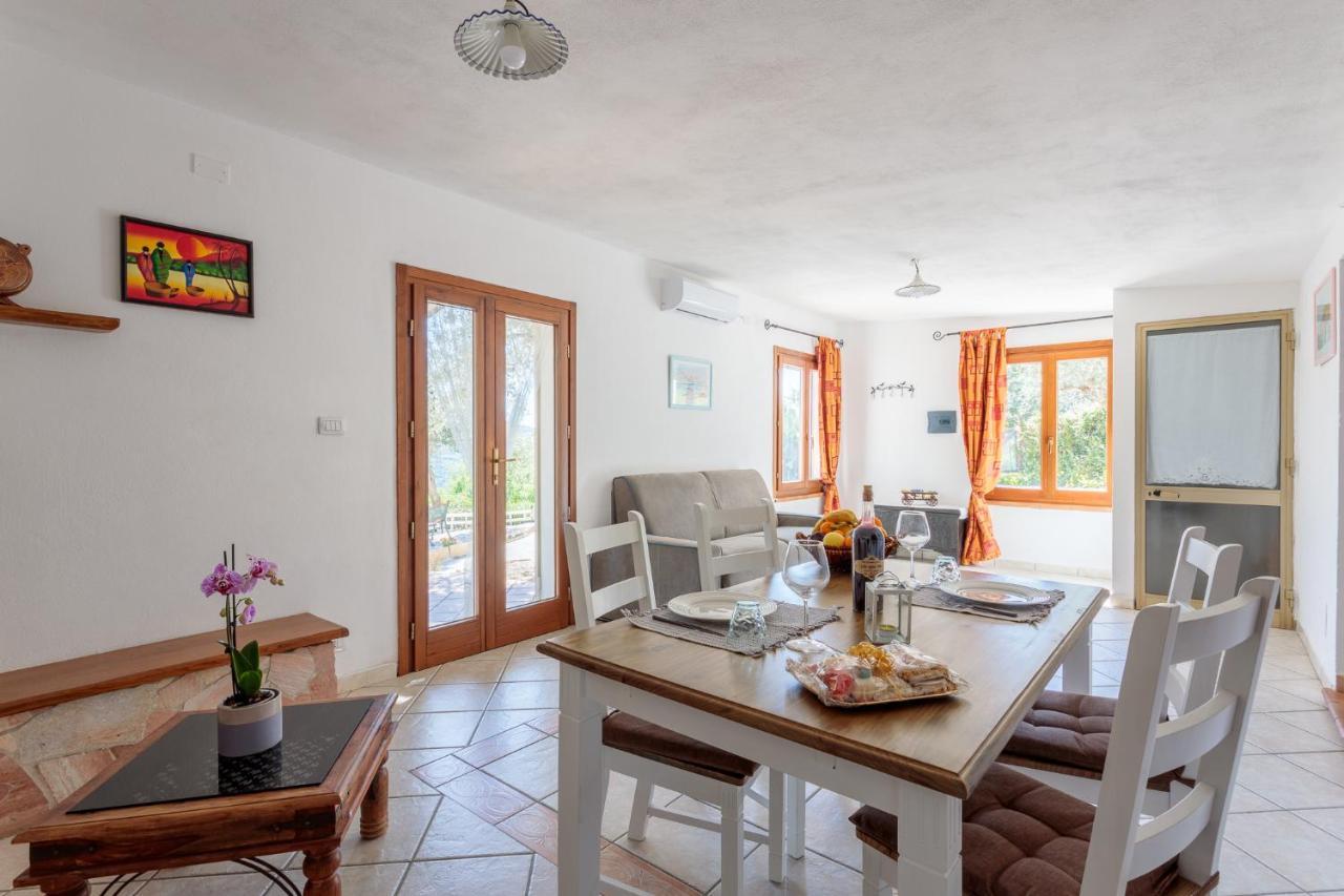 Tiria House Bosa - Casa Vacanze ภายนอก รูปภาพ