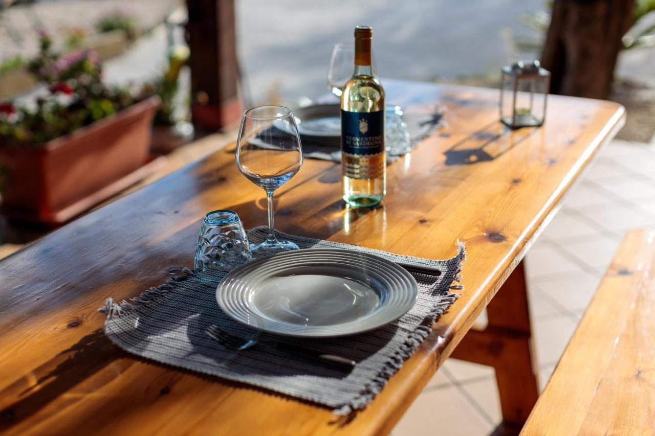 Tiria House Bosa - Casa Vacanze ภายนอก รูปภาพ
