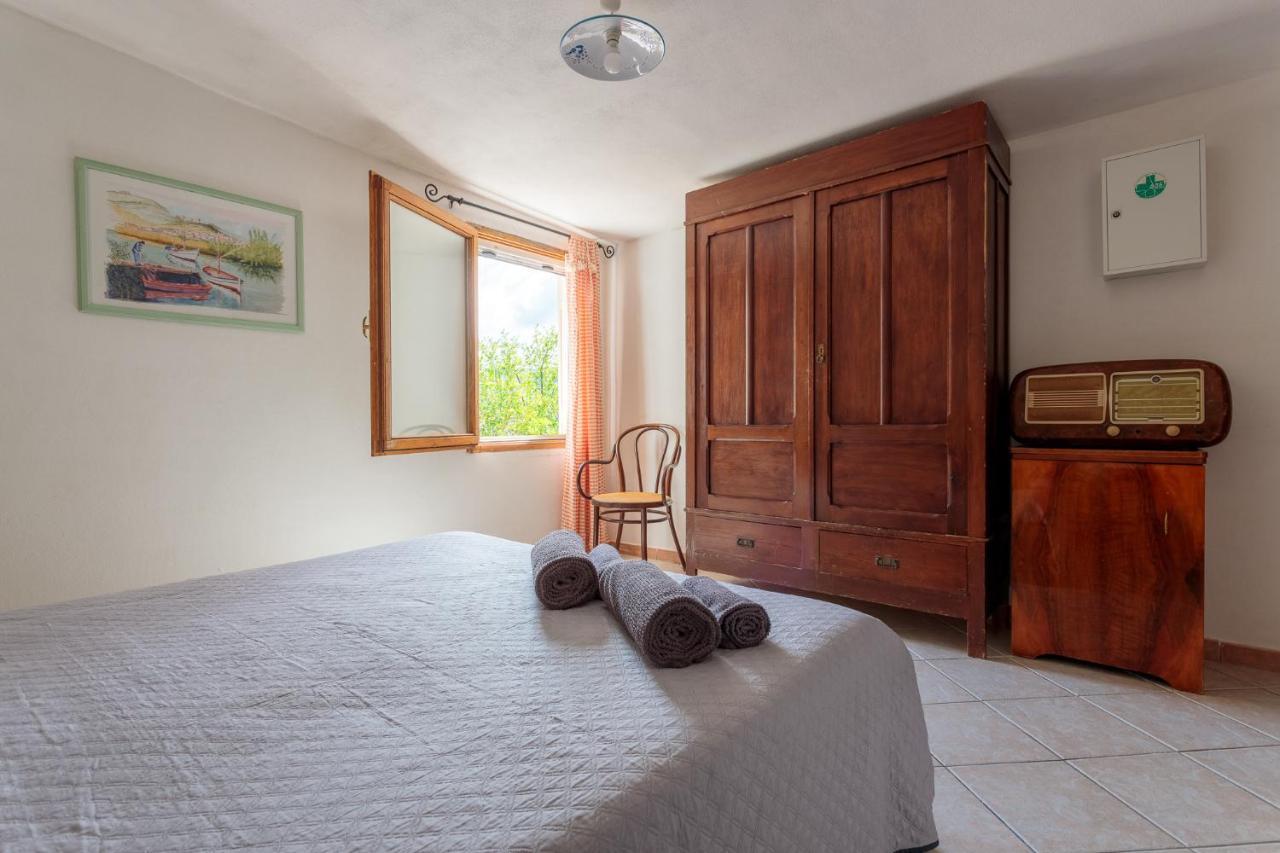 Tiria House Bosa - Casa Vacanze ภายนอก รูปภาพ